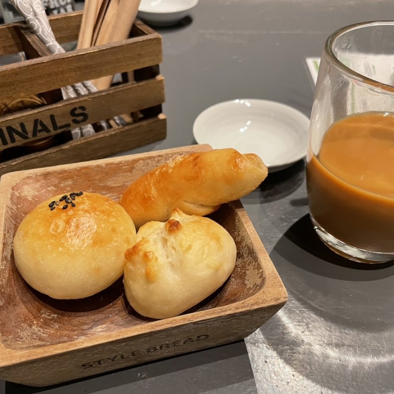 ランチメニューに追加出来るパン食べ放題(CORAL KITCHEN at garden)