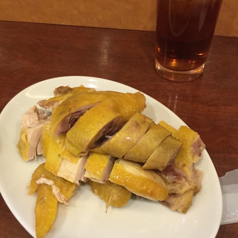 丸鶏の塩蒸し焼き(半羽)(南粤美食)