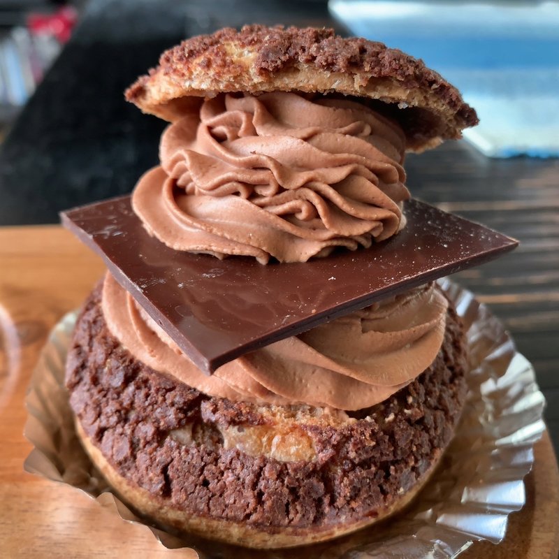 プレミアムチョコシュー(ボンヌ カフェ 十条店 （Bonnel Cafe）)