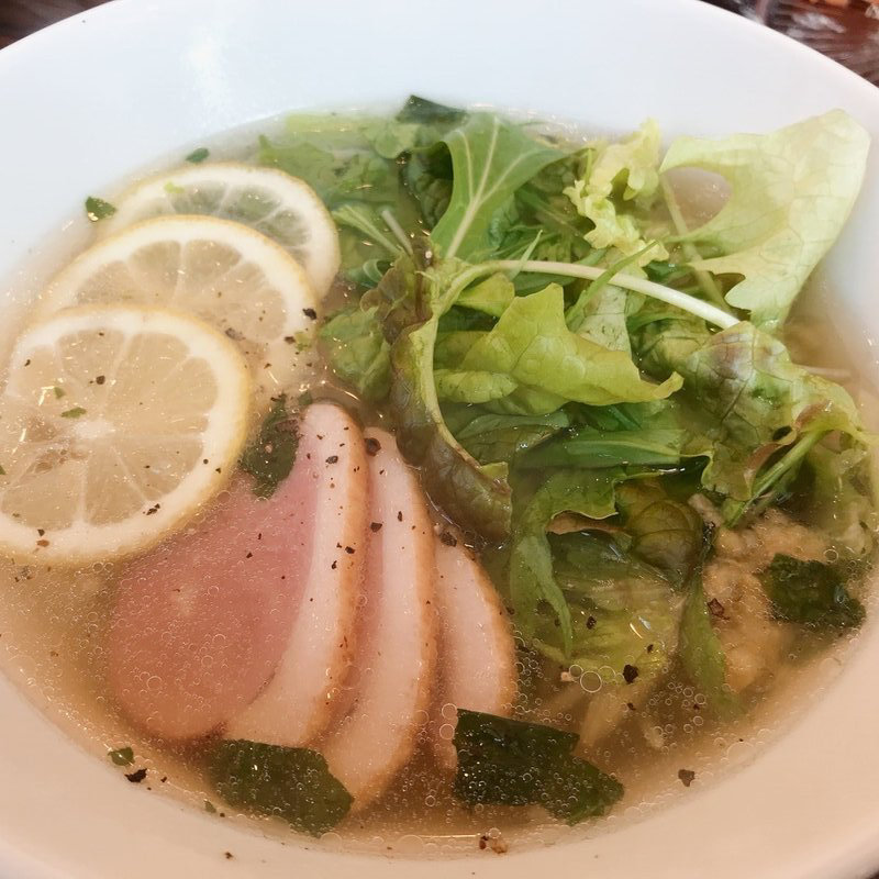 レモンラーメン(カプリ食堂)