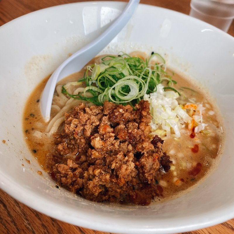 濃厚胡麻の坦々麺(らぁめん 麺屋秀)