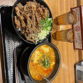 カルビ丼とズン豆腐(韓丼 津店)