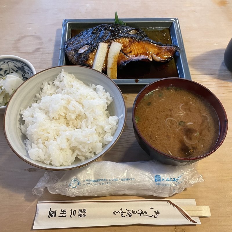 銀むつ照焼定食＋なめこ汁(三州屋 飯田橋 （さんしゅうや）)
