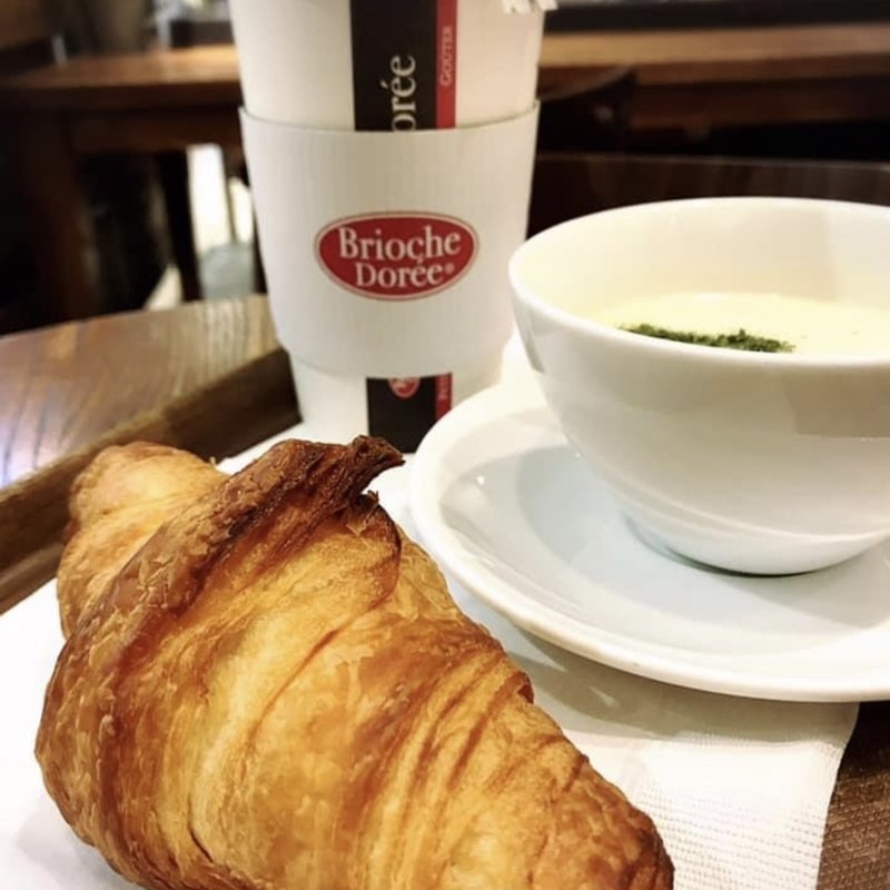 クロワッサン(BriocheDoréeKITTE博多店)