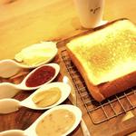 トーストセット(嵜本高級食パン専門店大阪初號本店)
