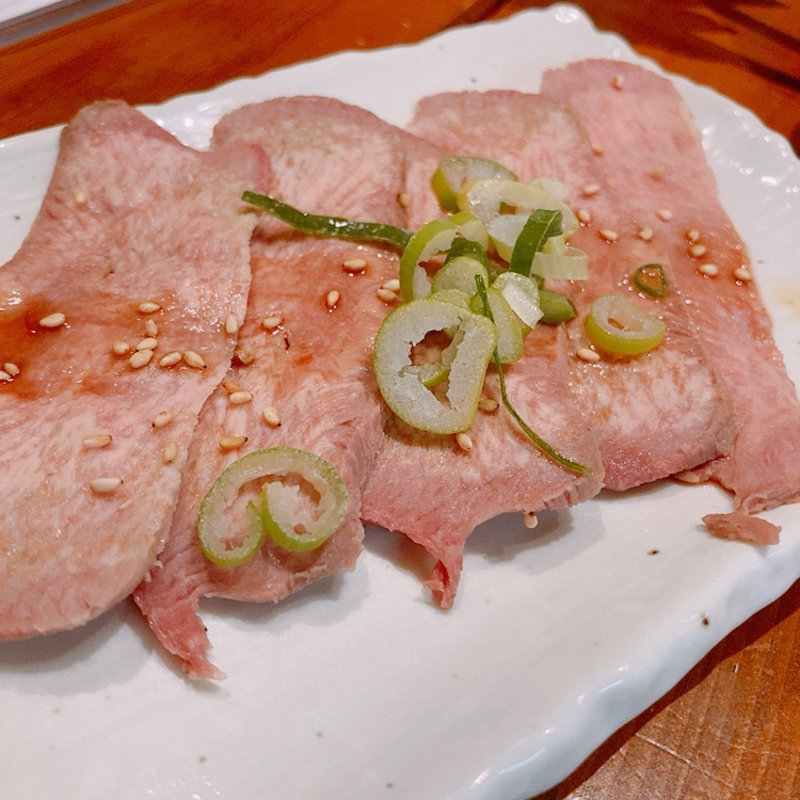 牛タン刺(大衆肉酒場いしい)