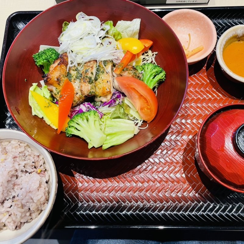 グリルチキン定食(大戸屋　秋葉区)