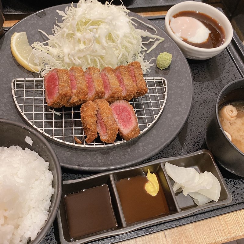 厚切り牛カツ(並)(神戸 牛カツ亭)