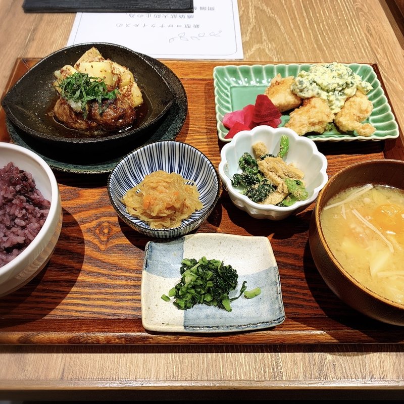 2品選べる定食(みのる食堂)