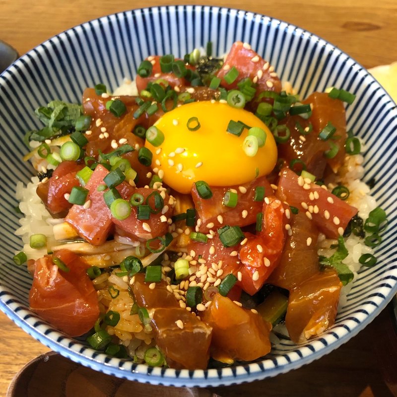 まぐろユッケ丼定食(yuzuki)