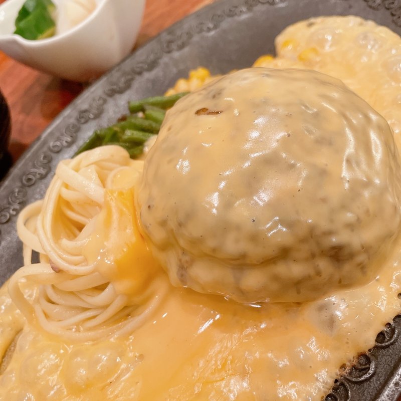 オランダ風ハンバーグ(モンブラン 浅草店 )