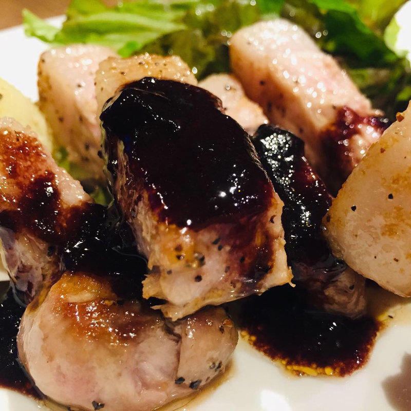 霧島産熟成ひなもりポークのグリエw/赤ワインヴィネガーソース(フランス厨房 旬彩 中央駅店 )