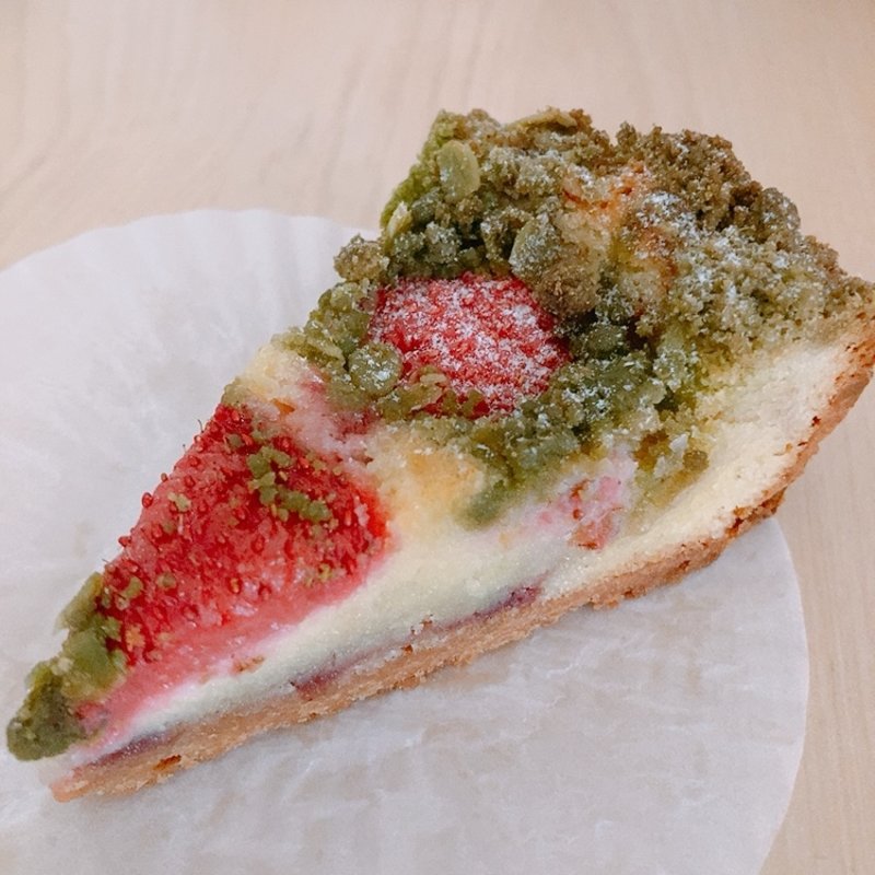 あまおうと抹茶ホワイトチョコのタルト(sappuyer（サピュイエ）)