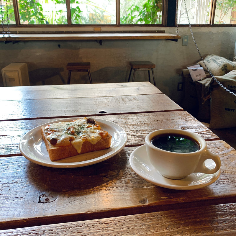 ドリップコーヒー&ピザトースト(CLAMP COFFEE SARASA （クランプコーヒーサラサ）)