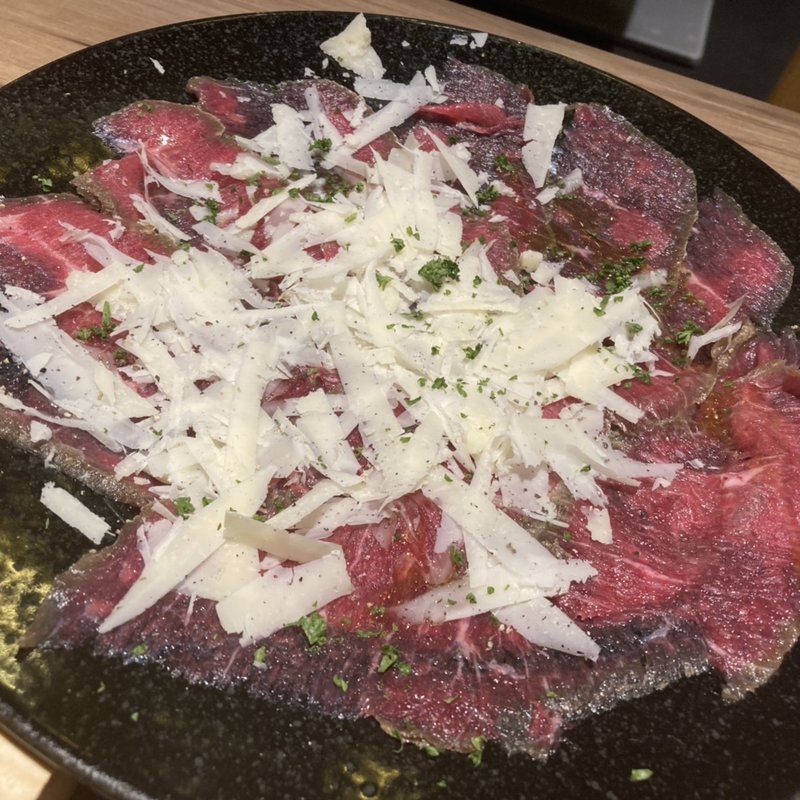 国産牛しんしんのローストビーフカルパッチョ(フランス酒場ル•フォセ872)