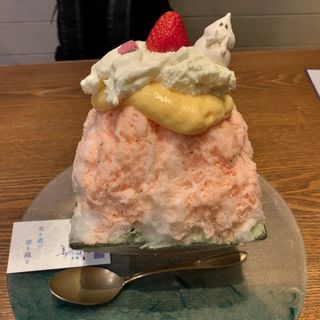 苺と桜抹茶みるく氷(氷おばけ)