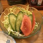 ロースソテーに付くサラダ