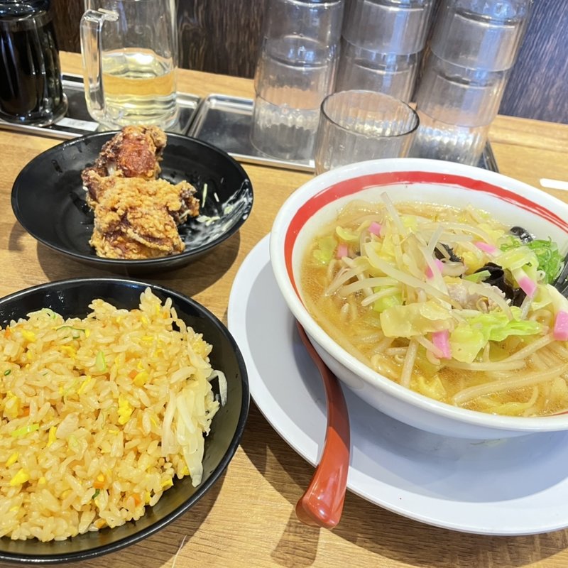 近江ちゃんぽん+半チャーハン、唐揚げ(ちゃんぽん亭総本家 堅田店 )