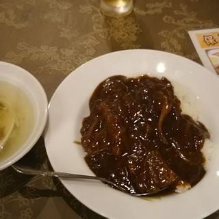 牛バラ肉カレーご飯(保昌)