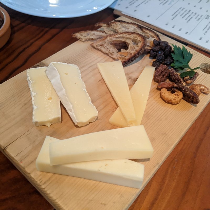 チーズ三種盛り合わせ(GARDEN HOUSE Kamakura ガーデンハウス鎌倉)