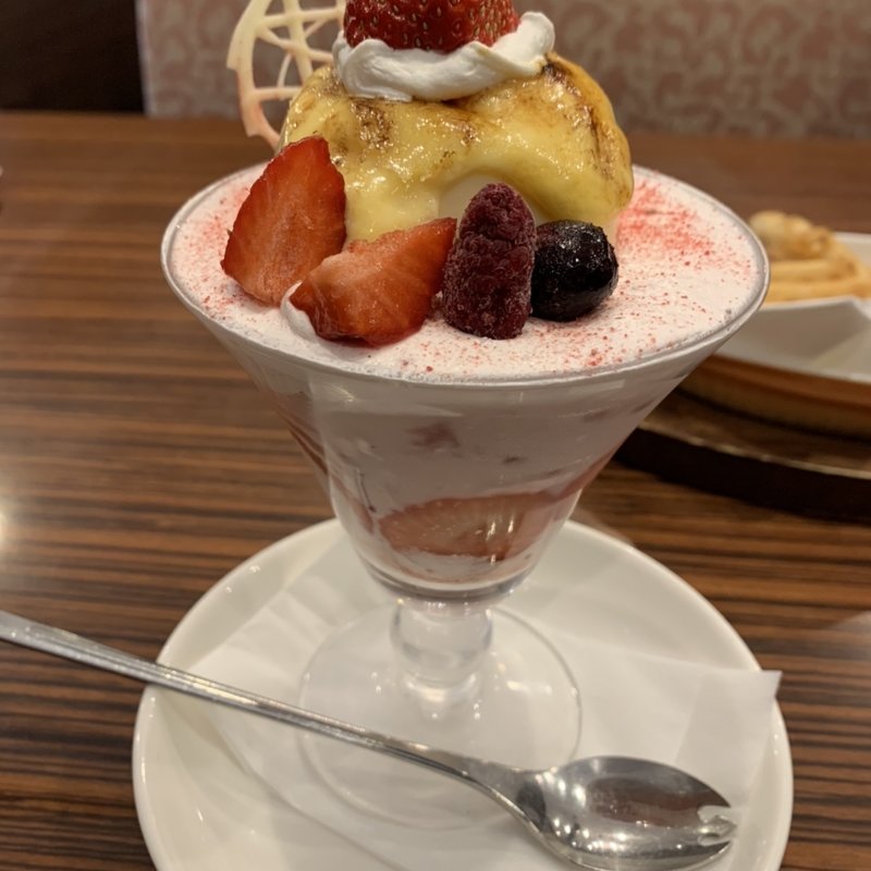 苺のカスタードブリュレ(本庄珈琲うふふ )