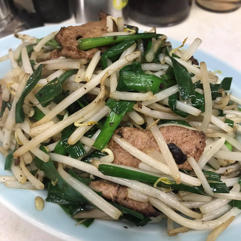 ニラレバ炒め(交通飯店)