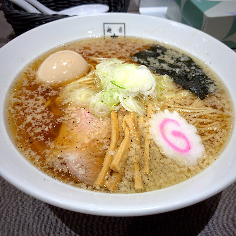 あごだしこってり醤油(煮卵入り)(麺匠 玄龍 ララガーデン長町店)