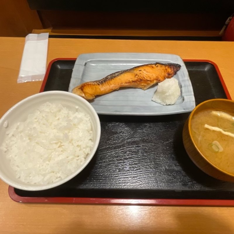 本日の焼き魚・煮魚定食(大衆食堂 定食のまる大 港南台店)