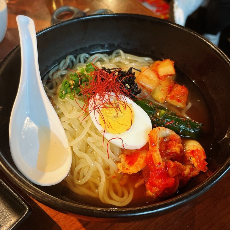 冷麺（盛岡冷麺使用）(焼肉 Shin天楽)