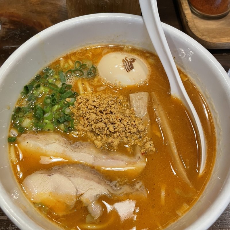 赤鶏らーめん(鶏の穴)