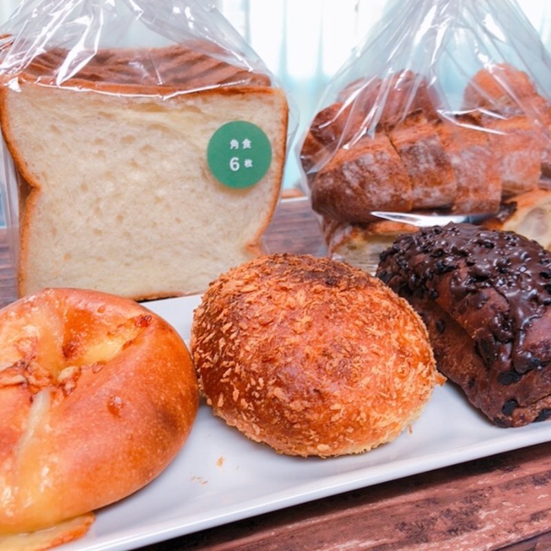 ミックスチーズパン(de tout Painduce エキマルシェ大阪店)