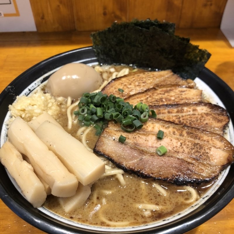 とんこつラーメン全部乗せ(麺屋タカモト)
