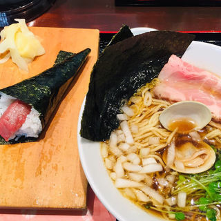 淡麗醤油そば & 鉄火巻(魚介淡麗スープ 一代目 麺や えいすけ)