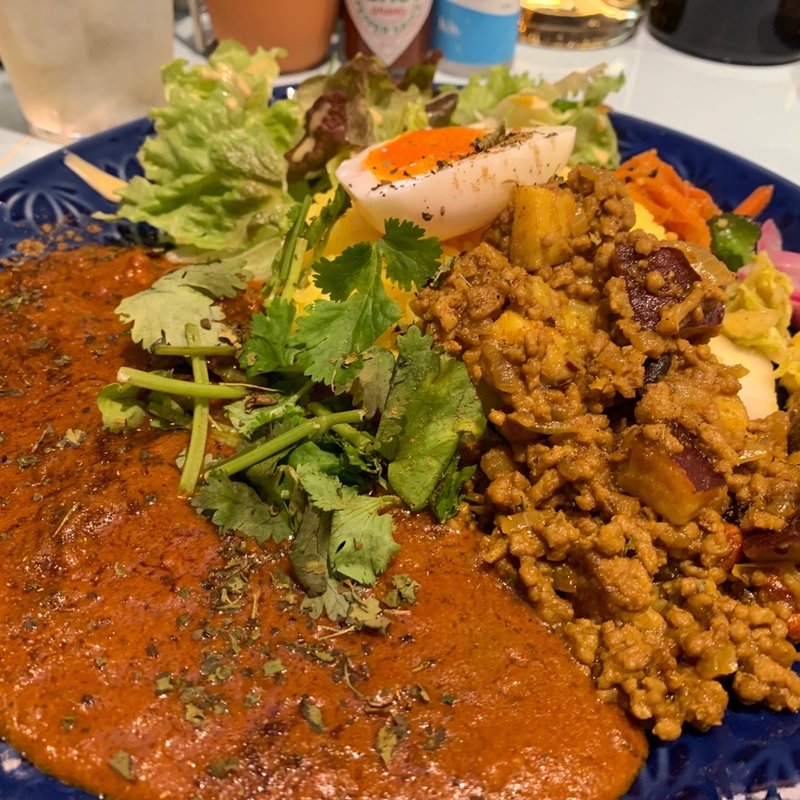 2種あいがけ チキカレー/砂肝のキーマ(BLUE  MOON OHMIYA)