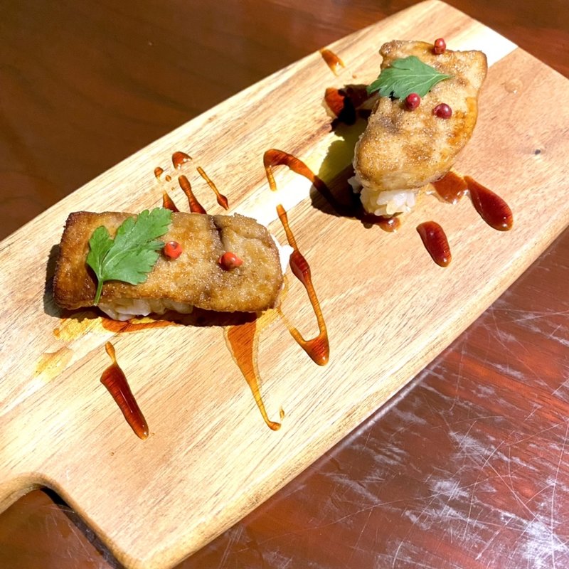 フォアグラ寿司(路地裏のサルヴァ通る)