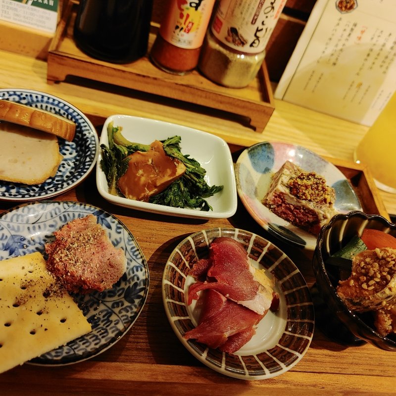 平戸の美味しいもの盛り合わせ(おばんざいと串と酒 平戸からありがとう)