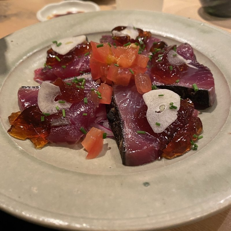 鰹のタタキ(炭焼居酒場 IGORCOSY 渋谷本店)