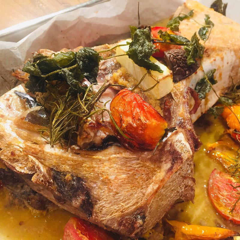 日南沖 キハダマグロの特大カマのスパイス焼き(フランス厨房 旬彩 中央駅店 )