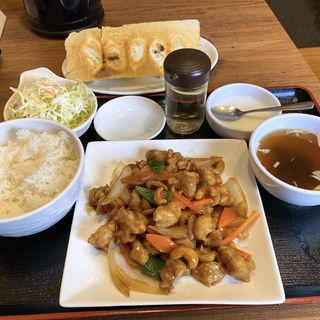 鶏肉とカシューナッツ炒め定食（餃子付き)(中華居酒屋　佳肴)