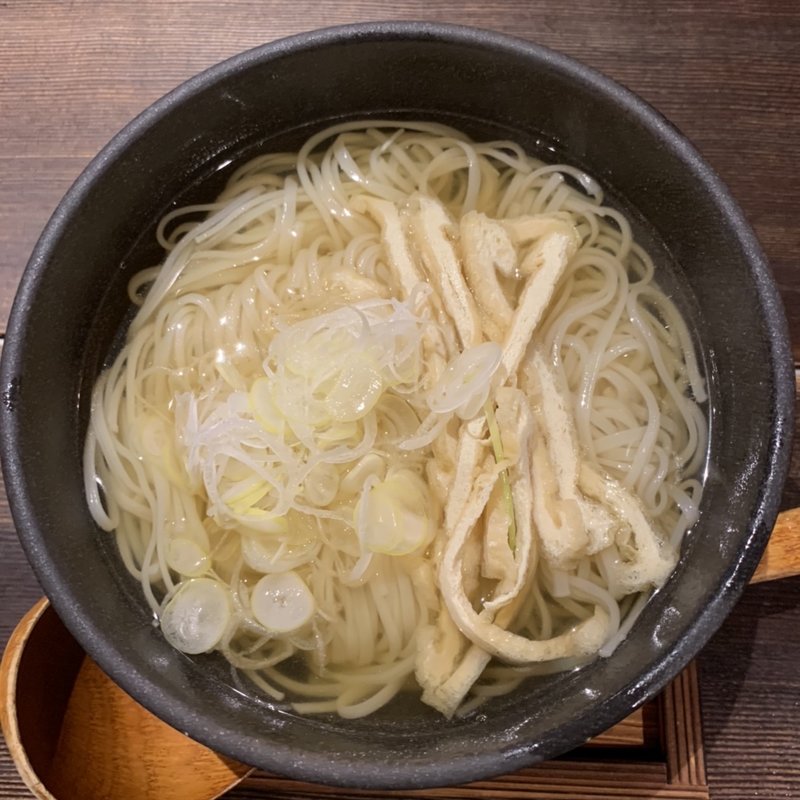 温かいうどん(金爾)
