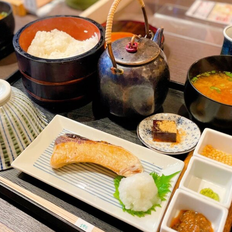 季節のおひつ膳(おひつ膳 田んぼ 表参道 （おひつぜん たんぼ）)