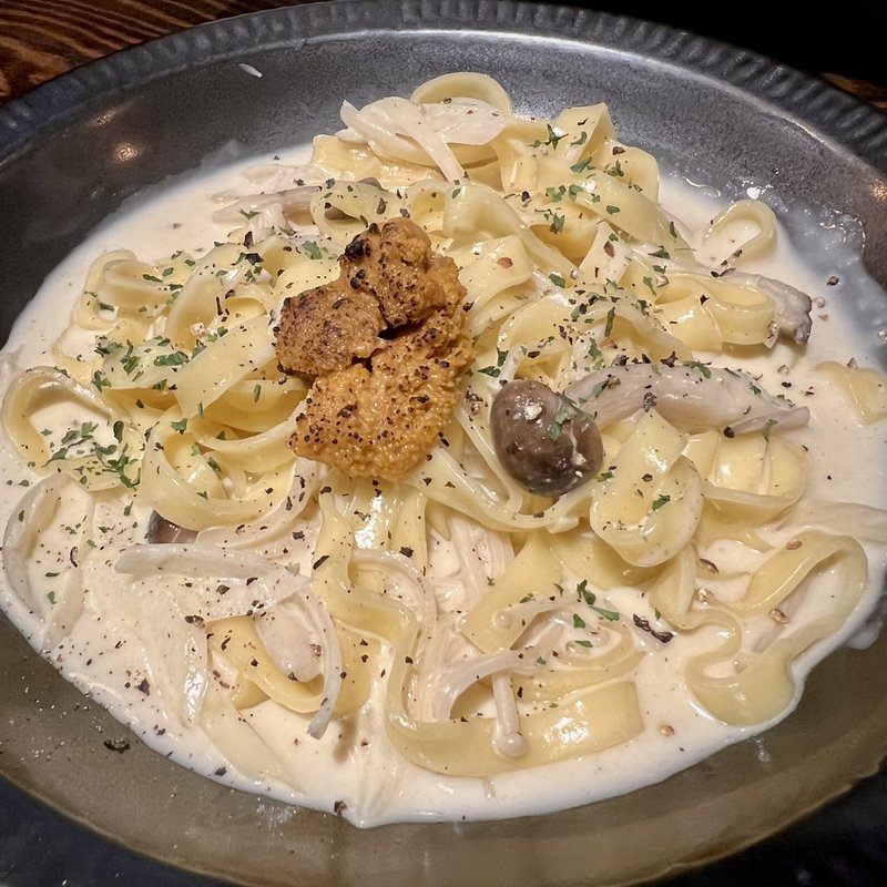 ウニのクリームパスタ(オモウツボ)