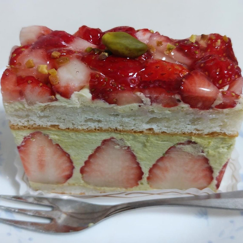 いちごとピスタチオ(銀座・和光アネックス ティーサロン)