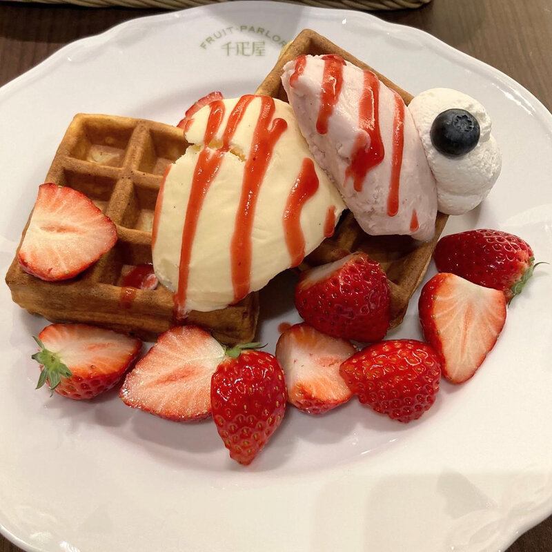 苺ワッフル(京橋千疋屋 京橋本店)