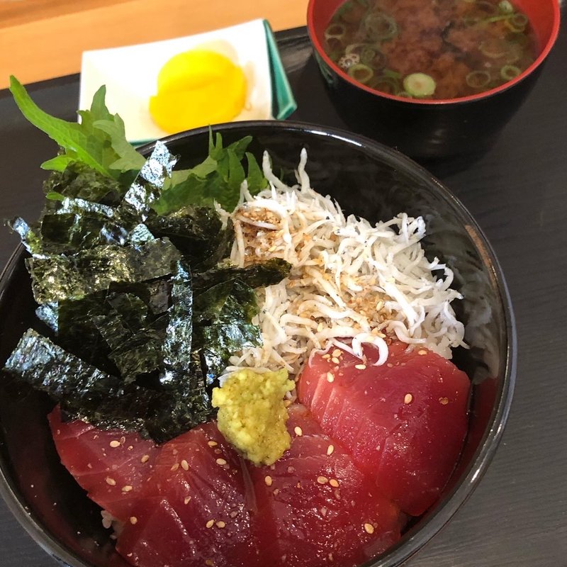 しらすまぐろ丼(紀州勝浦 日の出丸)