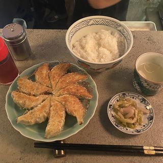 日本式餃子(餃子世界東京)