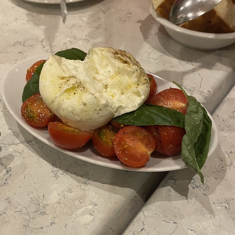 ブラッティーナチーズと美味しいトマト(Daitalia)