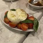 ブラッティーナチーズと美味しいトマト(Daitalia)