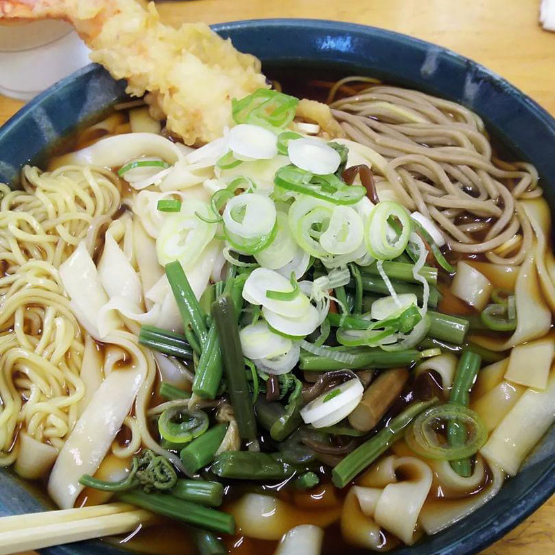 きしめん・中華そば・そば(長命うどん 本店)