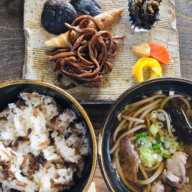 椎茸めし定食 + 猪そば(山菜長越 )